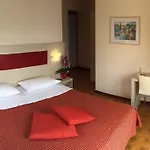 Riva Отель Рено-ди-Леджуно