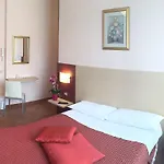 Riva Отель Рено-ди-Леджуно
