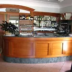 Riva Отель Рено-ди-Леджуно