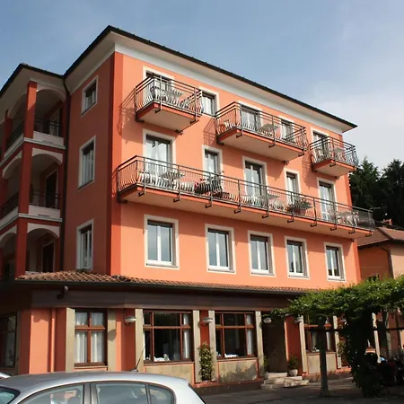 Riva 3*